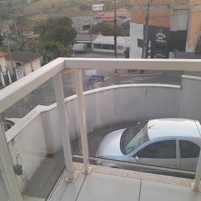 VENDE-SE BELÍSSIMA CASA