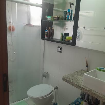 VENDE-SE BELÍSSIMA CASA