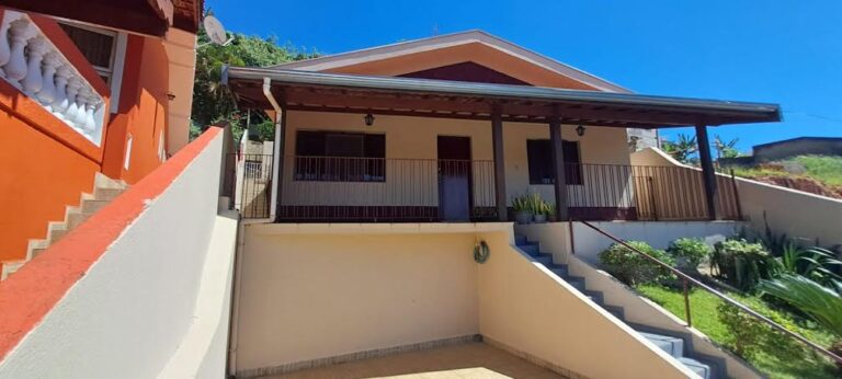 Vende-se casa no bairro assumpção