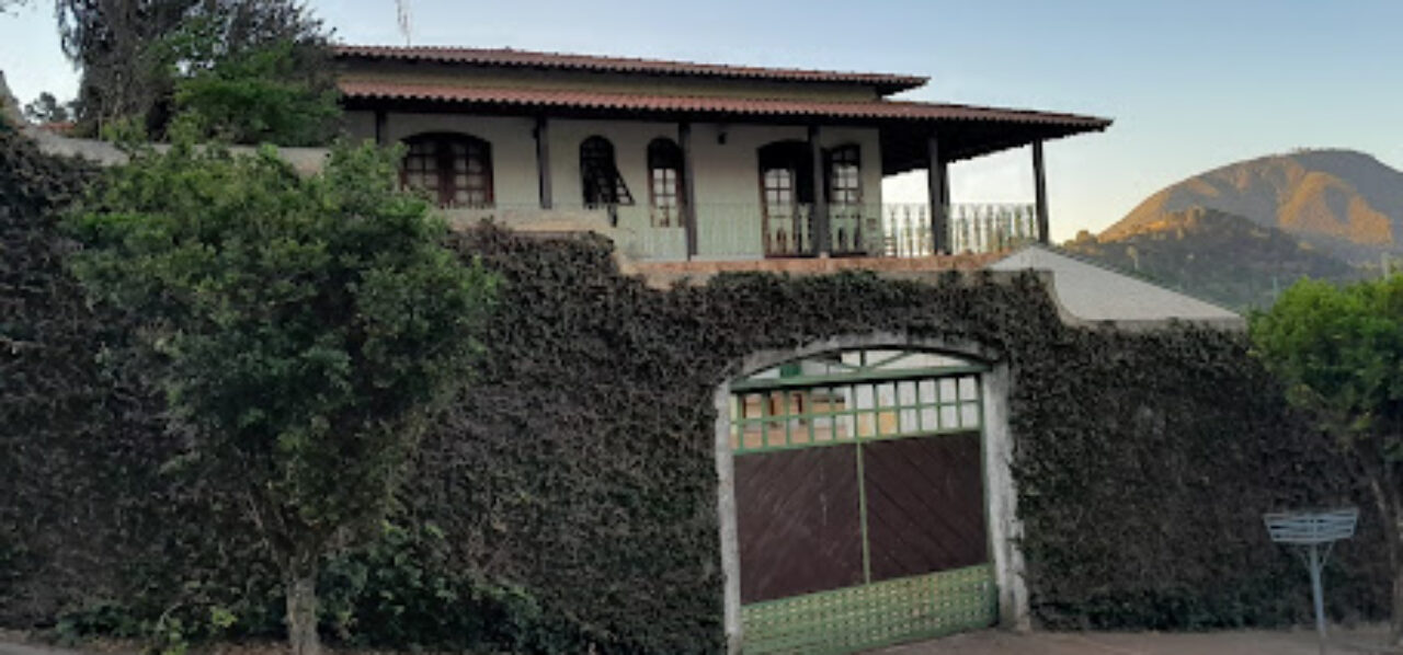 VENDE -SE  CASA ALTO PADRÃO