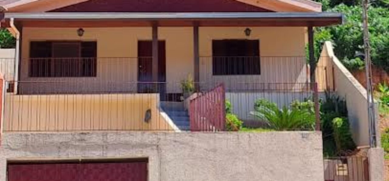 Vende-se casa no bairro assumpção