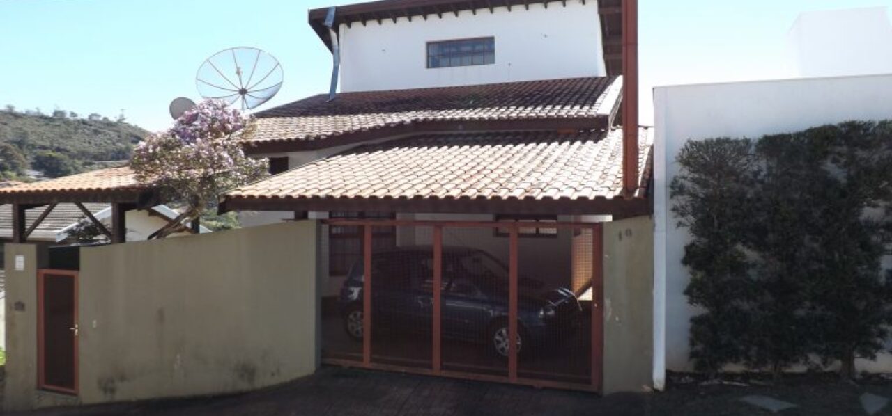 Belíssima residencia em Águas de Lindóia