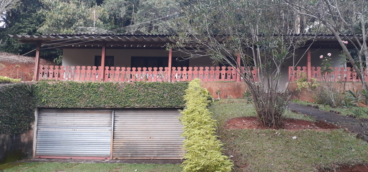 Chácara de 2500 m², em Águas de Lindóia